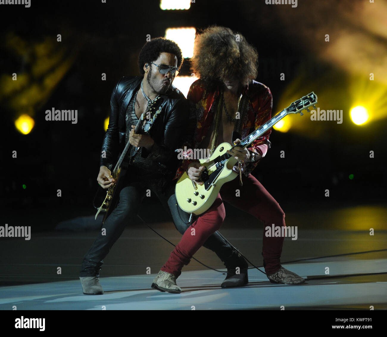 FLUSHING NY- 26 AGOSTO: Lenny Kravitz Craig Ross del Giorno Uno del 2013 US Open a USTA Billie Jean King National Tennis Center il 26 agosto 2013 nel quartiere di lavaggio del Queens borough di New York City. Persone: Lenny Kravitz Craig Ross Foto Stock
