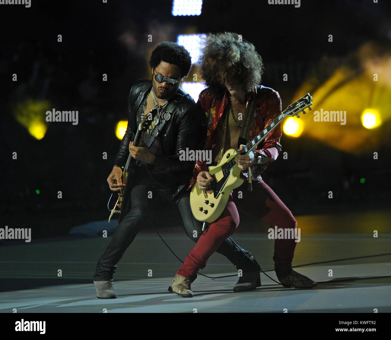 FLUSHING NY- 26 AGOSTO: Lenny Kravitz Craig Ross del Giorno Uno del 2013 US Open a USTA Billie Jean King National Tennis Center il 26 agosto 2013 nel quartiere di lavaggio del Queens borough di New York City. Persone: Lenny Kravitz Craig Ross Foto Stock