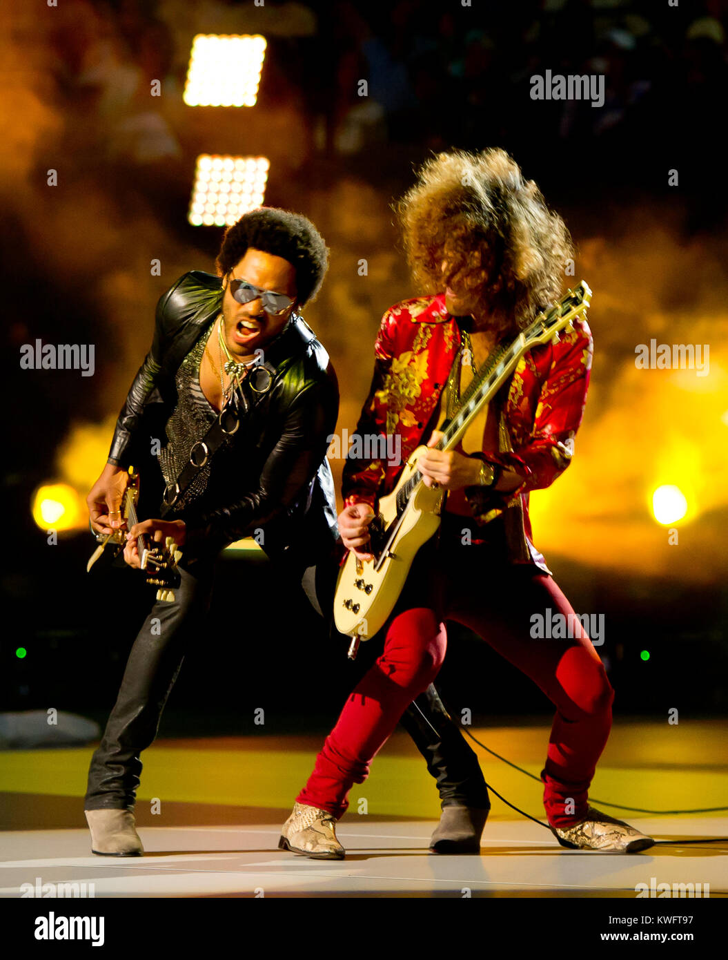 FLUSHING NY- 26 AGOSTO: Lenny Kravitz Craig Ross del Giorno Uno del 2013 US Open a USTA Billie Jean King National Tennis Center il 26 agosto 2013 nel quartiere di lavaggio del Queens borough di New York City. Persone: Lenny Kravitz Craig Ross Foto Stock