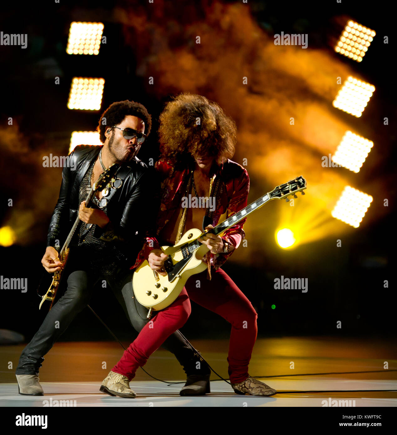 FLUSHING NY- 26 AGOSTO: Lenny Kravitz Craig Ross del Giorno Uno del 2013 US Open a USTA Billie Jean King National Tennis Center il 26 agosto 2013 nel quartiere di lavaggio del Queens borough di New York City. Persone: Lenny Kravitz Craig Ross Foto Stock