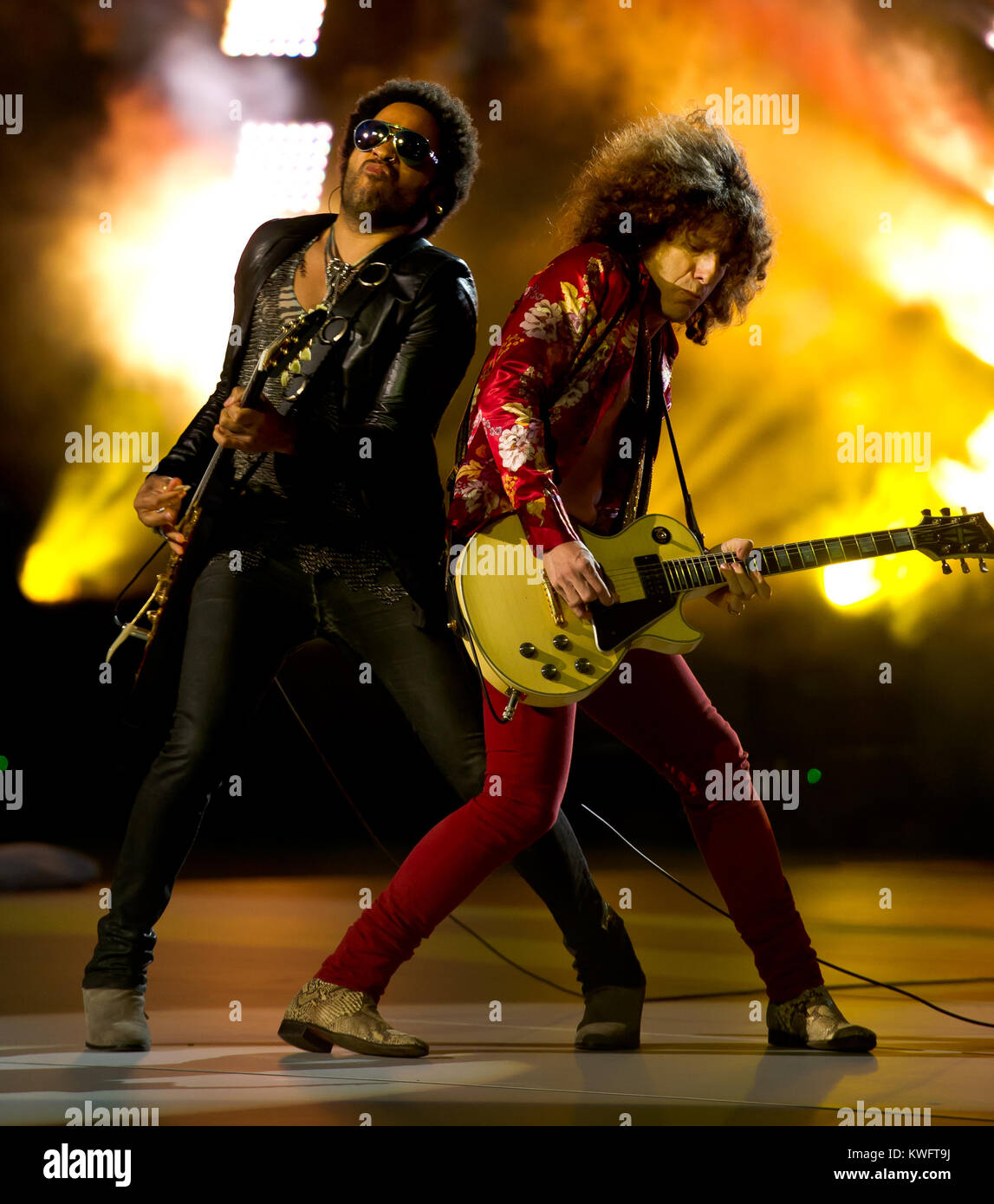 FLUSHING NY- 26 AGOSTO: Lenny Kravitz Craig Ross del Giorno Uno del 2013 US Open a USTA Billie Jean King National Tennis Center il 26 agosto 2013 nel quartiere di lavaggio del Queens borough di New York City. Persone: Lenny Kravitz Craig Ross Foto Stock
