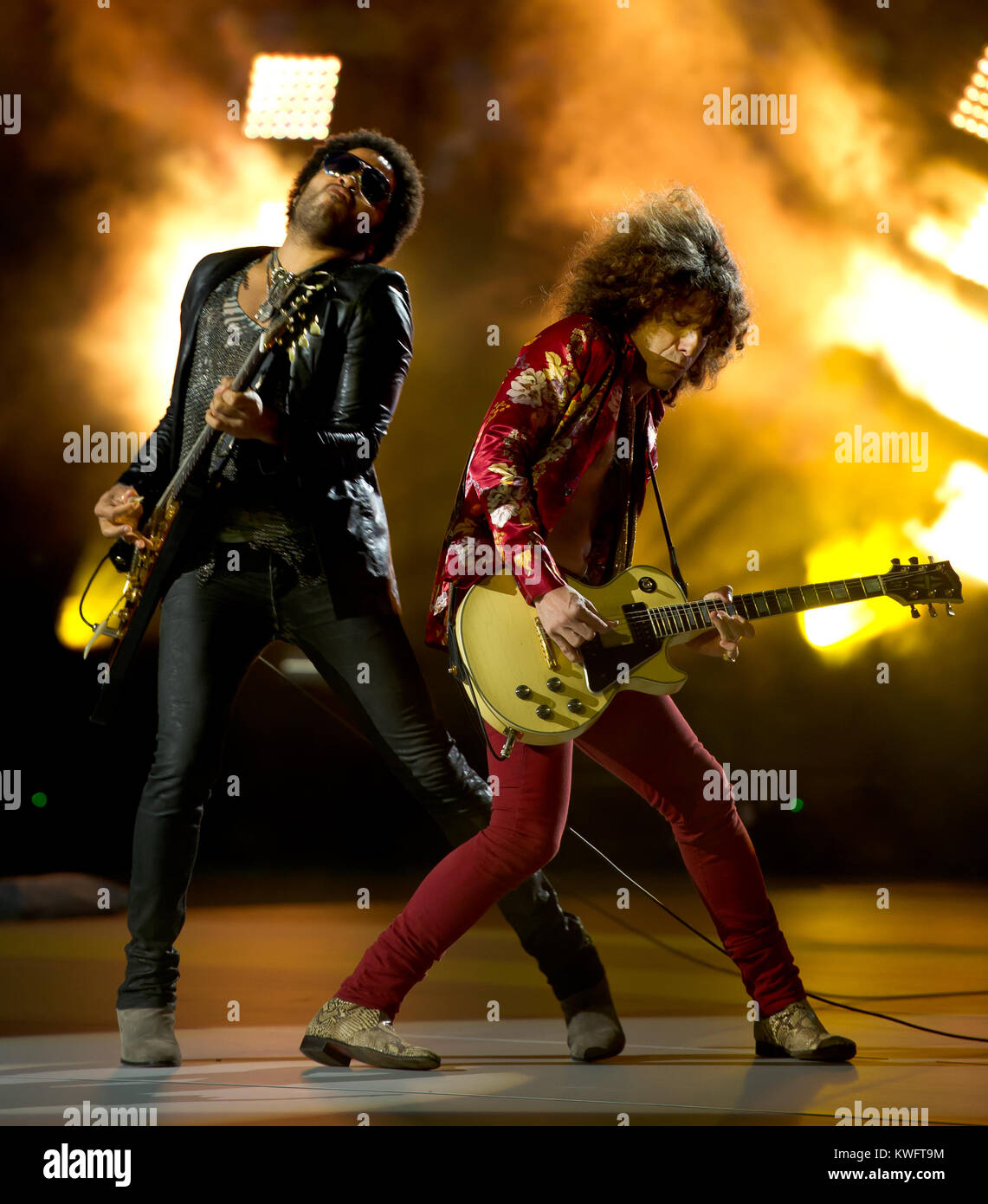 FLUSHING NY- 26 AGOSTO: Lenny Kravitz Craig Ross del Giorno Uno del 2013 US Open a USTA Billie Jean King National Tennis Center il 26 agosto 2013 nel quartiere di lavaggio del Queens borough di New York City. Persone: Lenny Kravitz Craig Ross Foto Stock