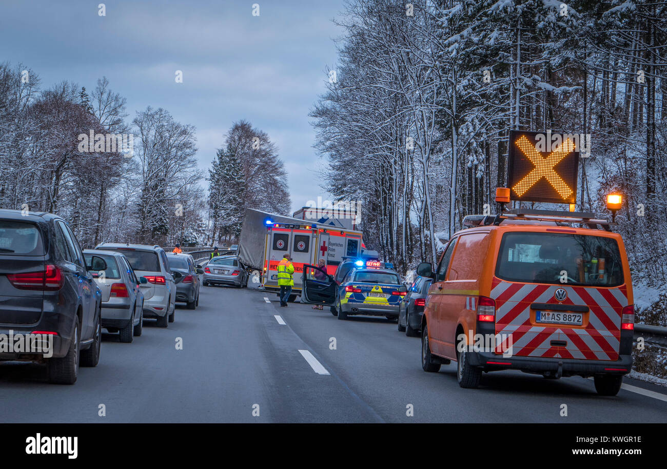 Incidente sulla autostrada A8 Monaco-Salisburgo a Siegsdorf, Baviera, Germania, Europa Foto Stock