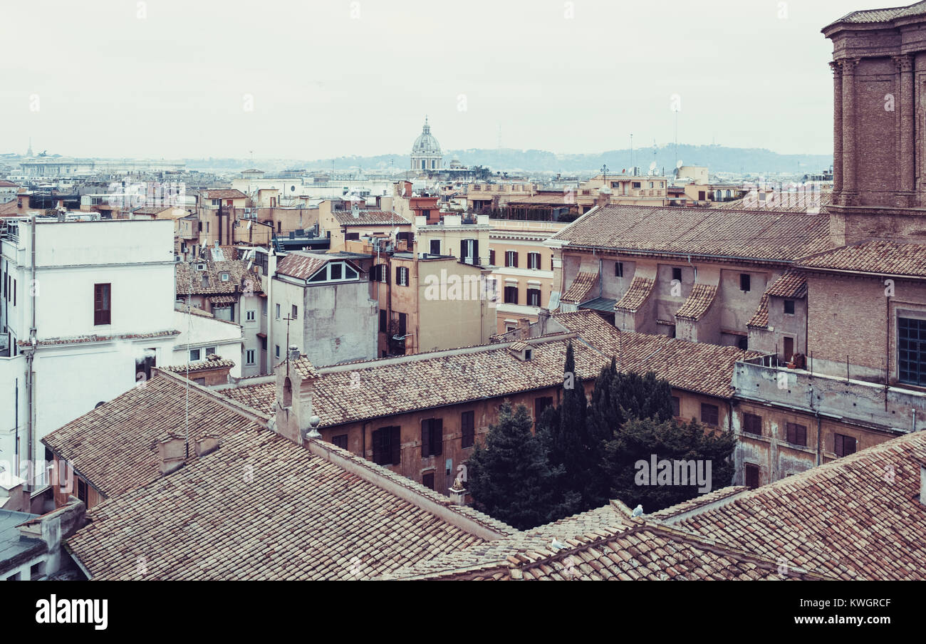 Vista sopra i tetti di Roma centro. Foto Stock