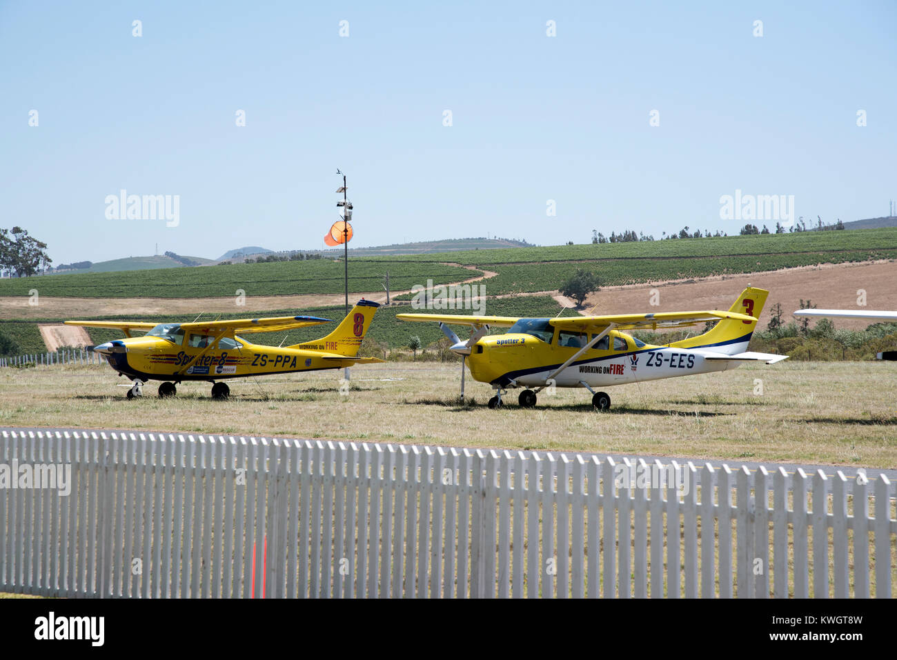 Stellenbosch Flying Club a Stellenbosch, Western Cape, Sud Africa, dicembre 2017, base per lavorare sul fuoco organizzazione. Foto Stock