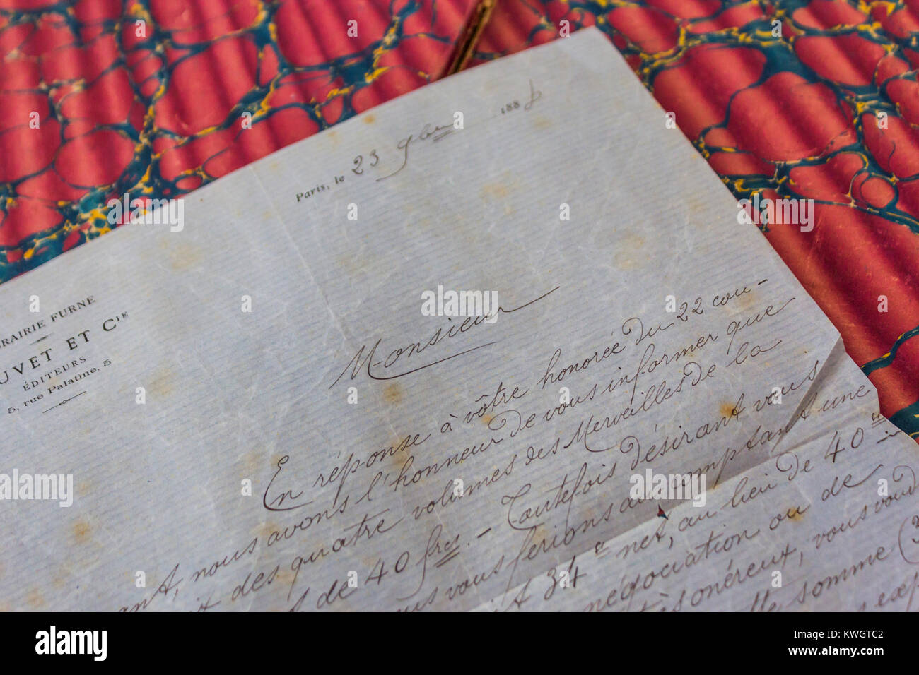 Frammento di un palazzo di fine ottocento lettera scritta in francese. Foto Stock