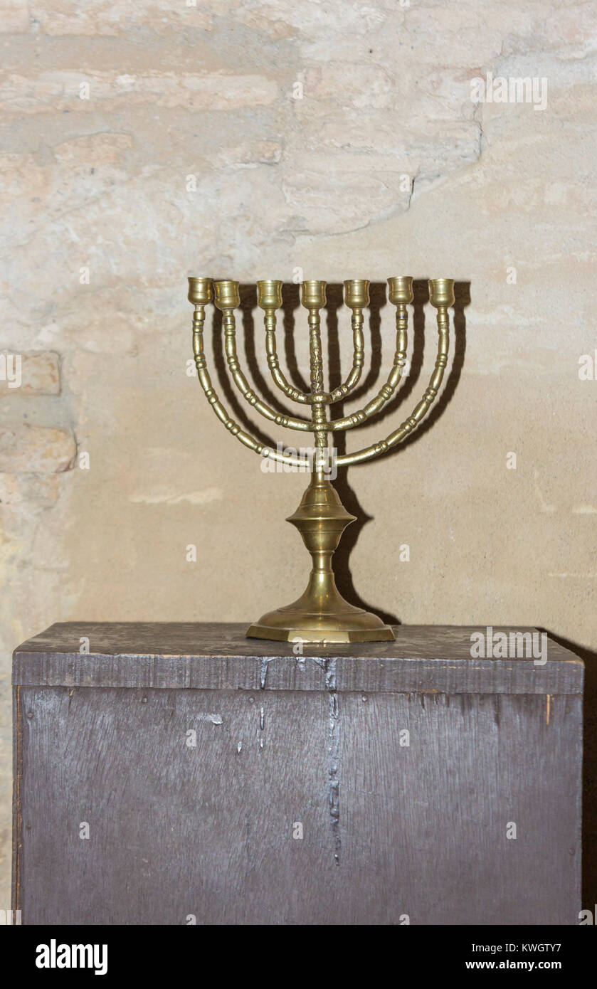 Sinagoga di Cordova, il quartiere ebreo di Cordoba, Spagna. La nicchia contenente la hekhal (Torah arca) sulla parete orientale della sinagoga. Foto Stock