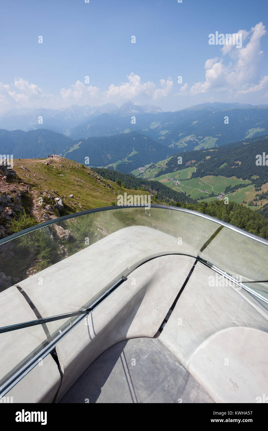 Zaha Hadid Architects, Messner Mountain Museum Corones, seduto sulla cima del Plan de Corones picco alpino nelle Dolomiti, Alto Adige, Italia Foto Stock