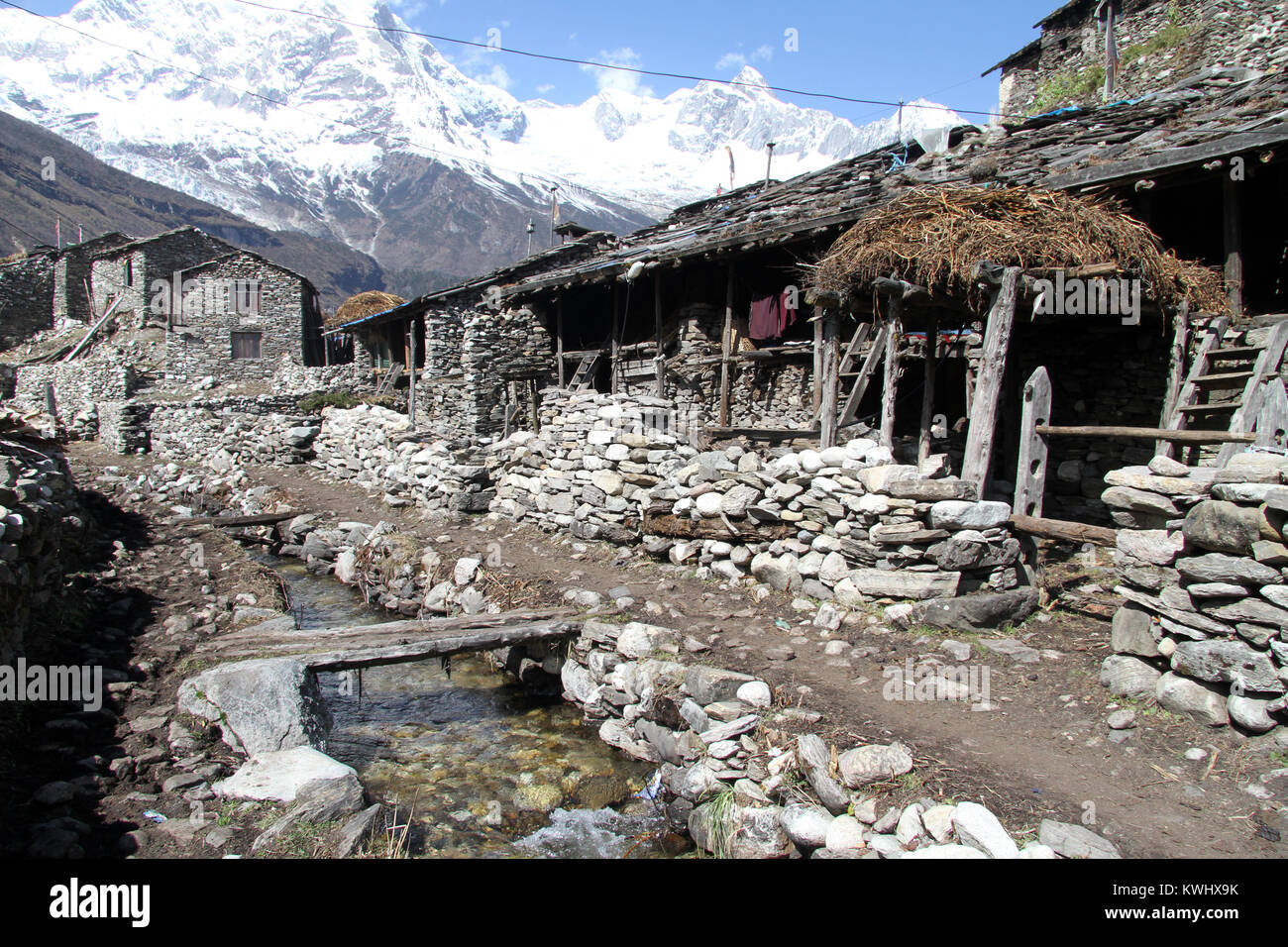 Case di pietra sulla strada di Samagoon in Nepal Foto Stock