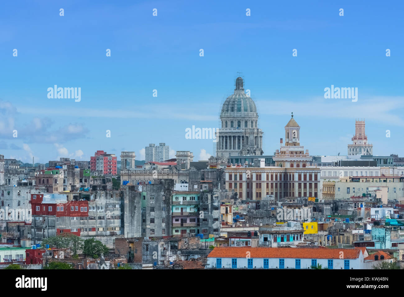 L'Avana, Cuba - Giugno 27, 2017: vista panoramica della città vecchia di la habana vieja con Capitolio vista nella città dell'Avana Cuba - Serie Cuba Reportage Foto Stock