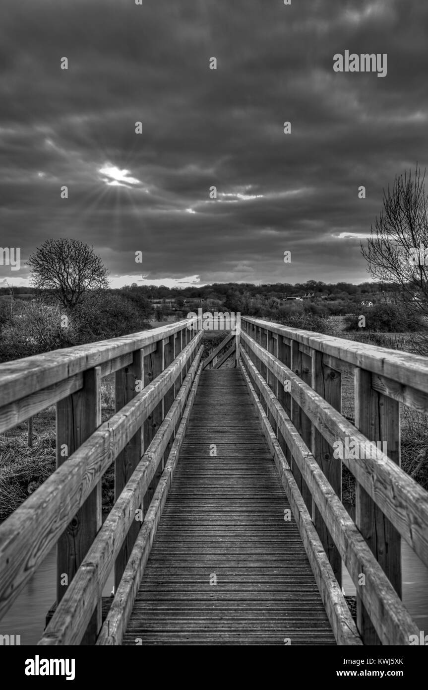 Occhio ponte sul fiume Stour, nr Wimborne Minster, Dorset, Regno Unito. Foto Stock