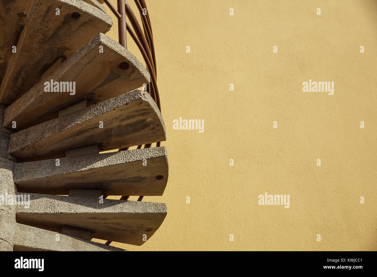 In prossimità di una via di fuga in caso di incendi sulla parete al tramonto Foto Stock