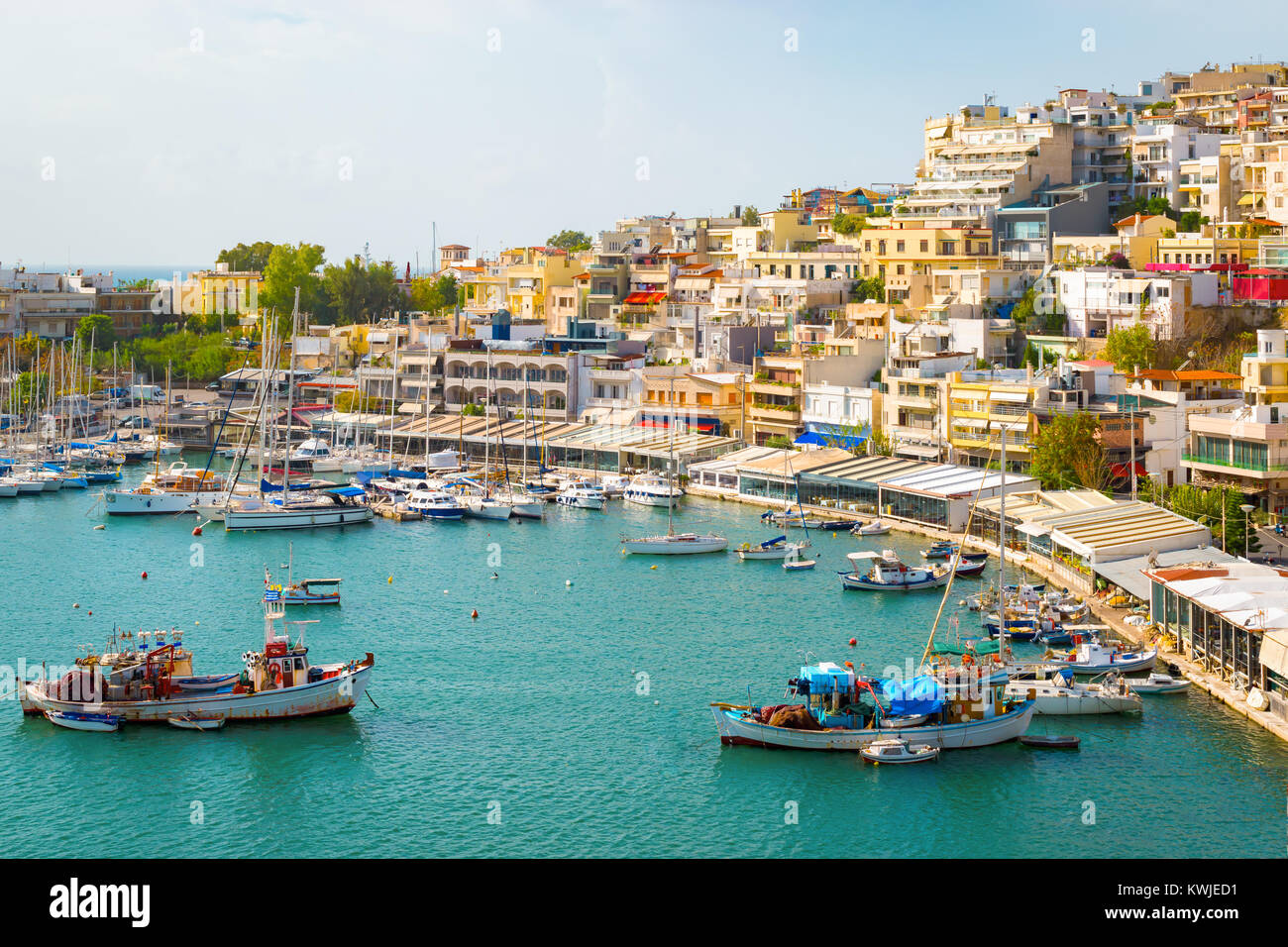 Pireo di Atene, Grecia. La vista del porto di Mikrolimano. Foto Stock