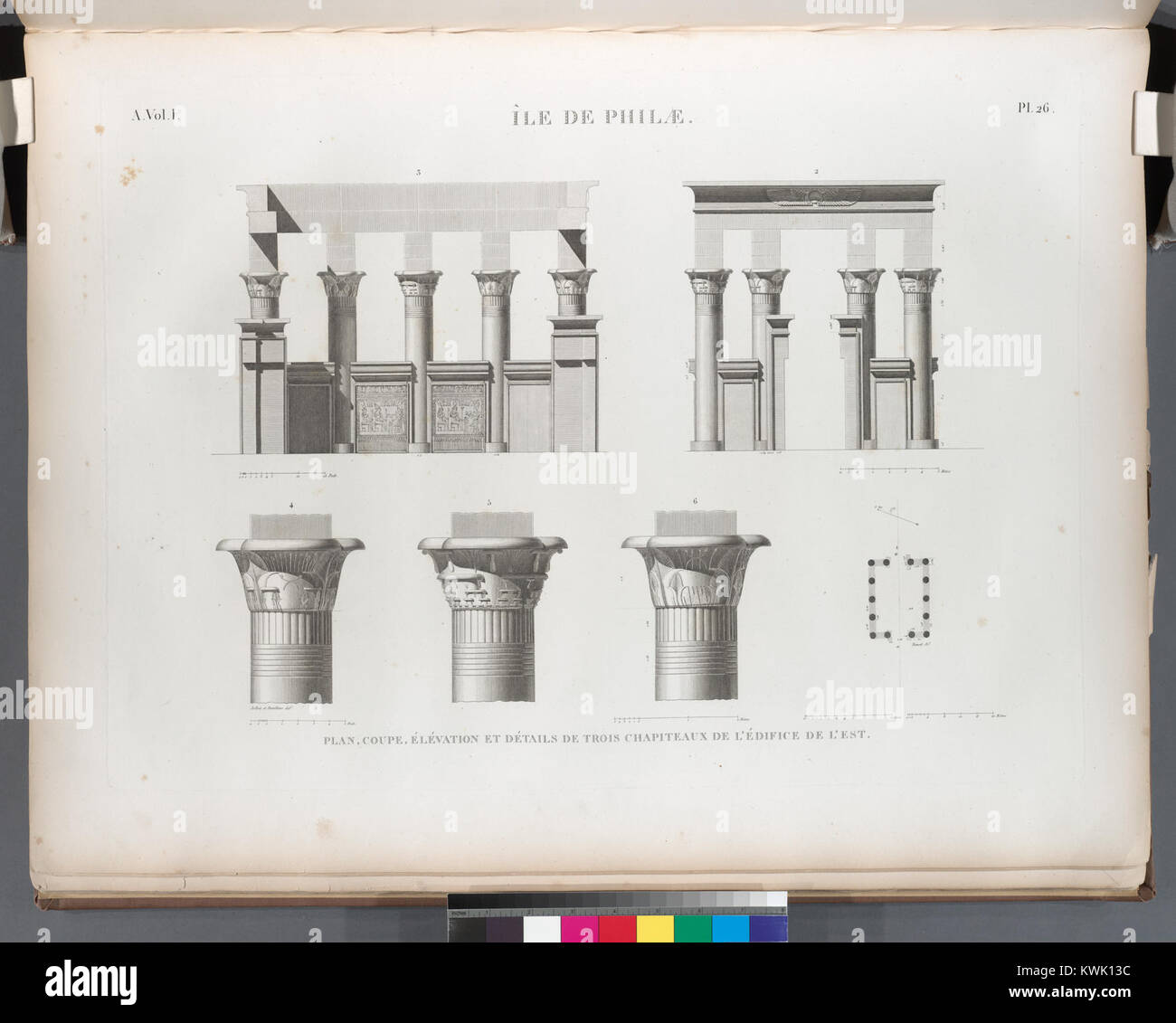 Île de Philae. Piano, coupe, élévation et détails de trois chapiteaux de l'édifice de l'est (NYPL b14212718-1267855) Foto Stock