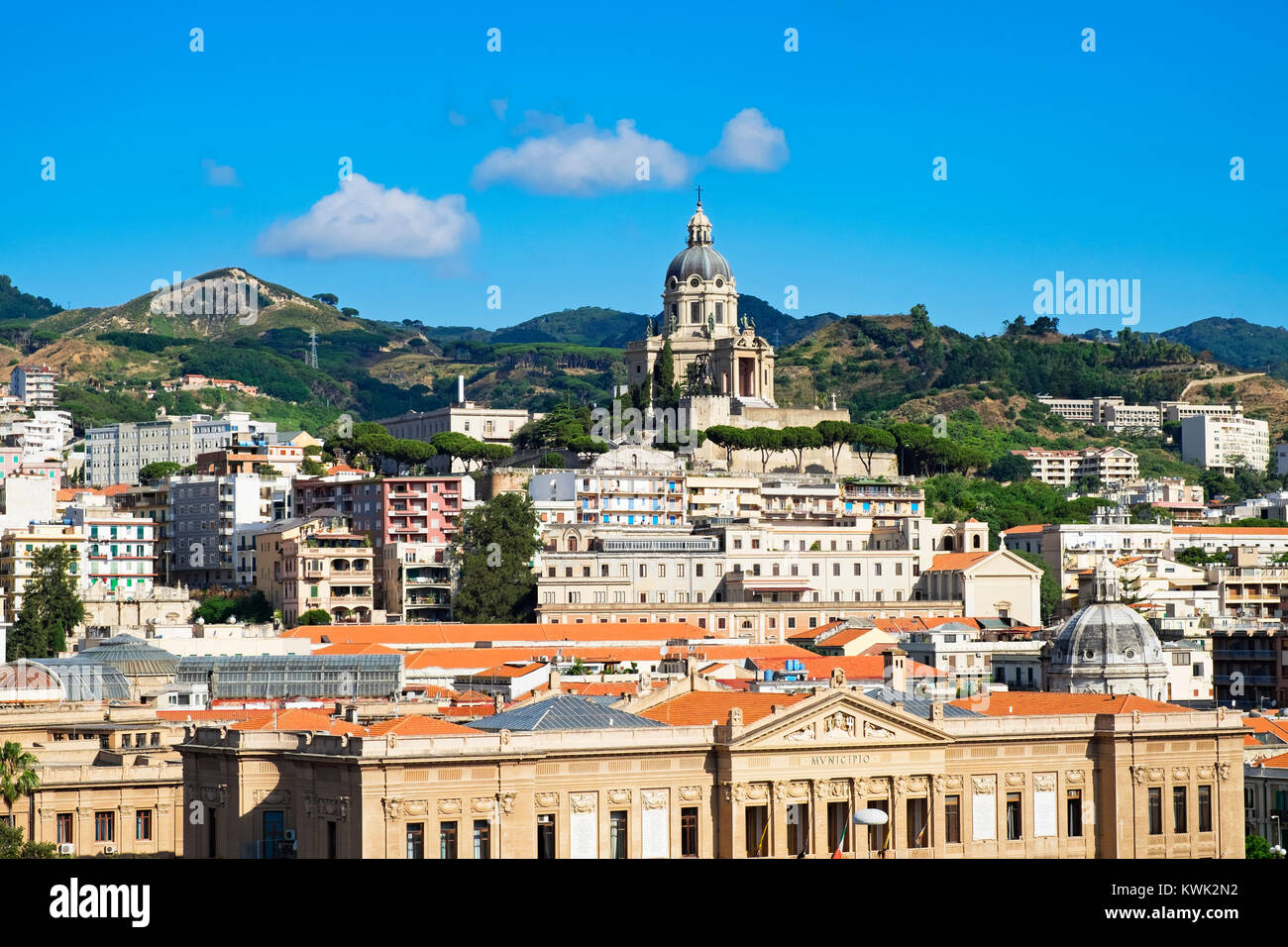 La città di Messina sull'isola di Sicilia, Italia. Foto Stock