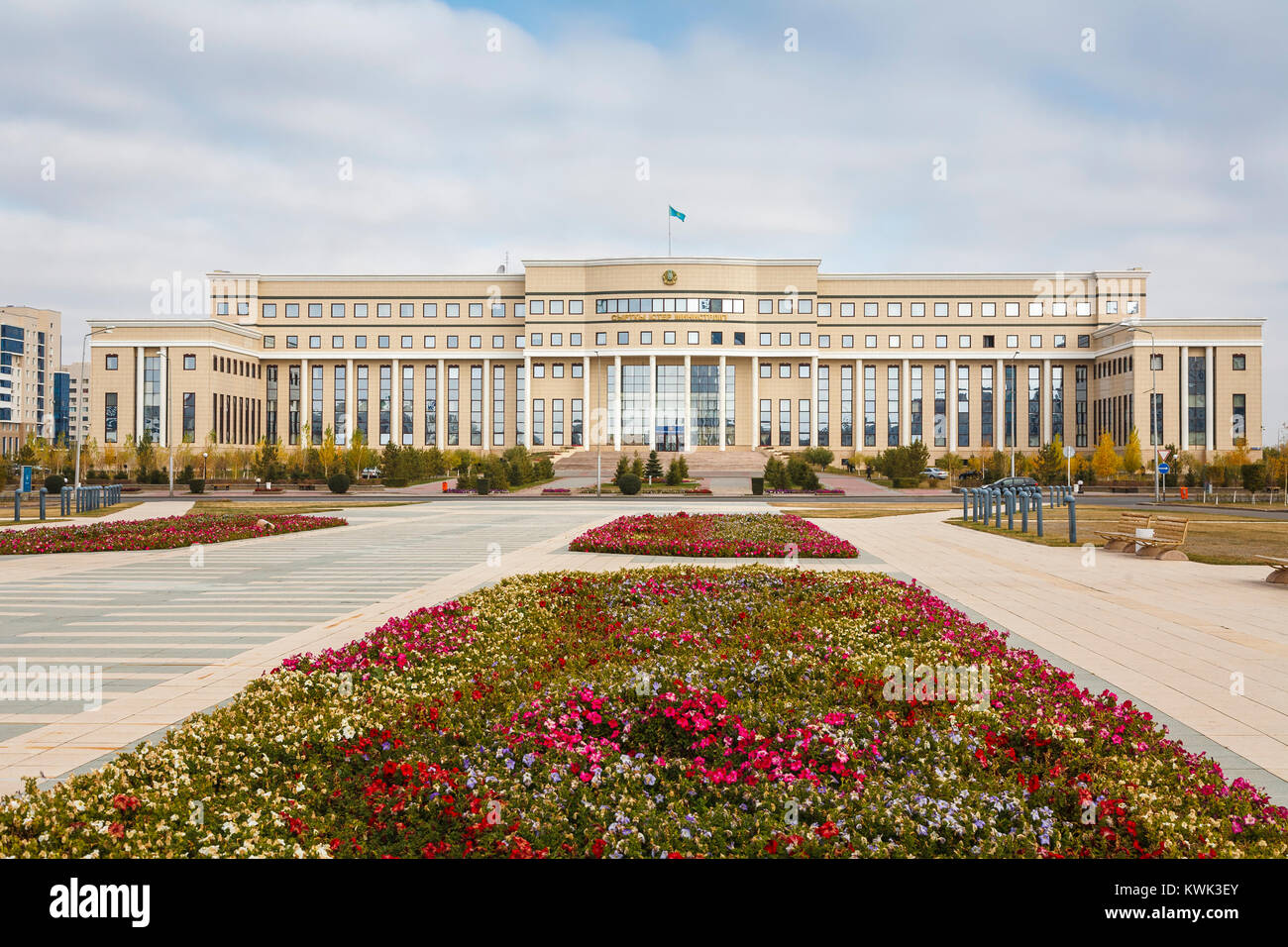 Ministero degli Affari Esteri uffici governativi in un moderno e basso edificio amministrativo a Nur-Sultan (Astana), capitale del Kazakhstan Foto Stock