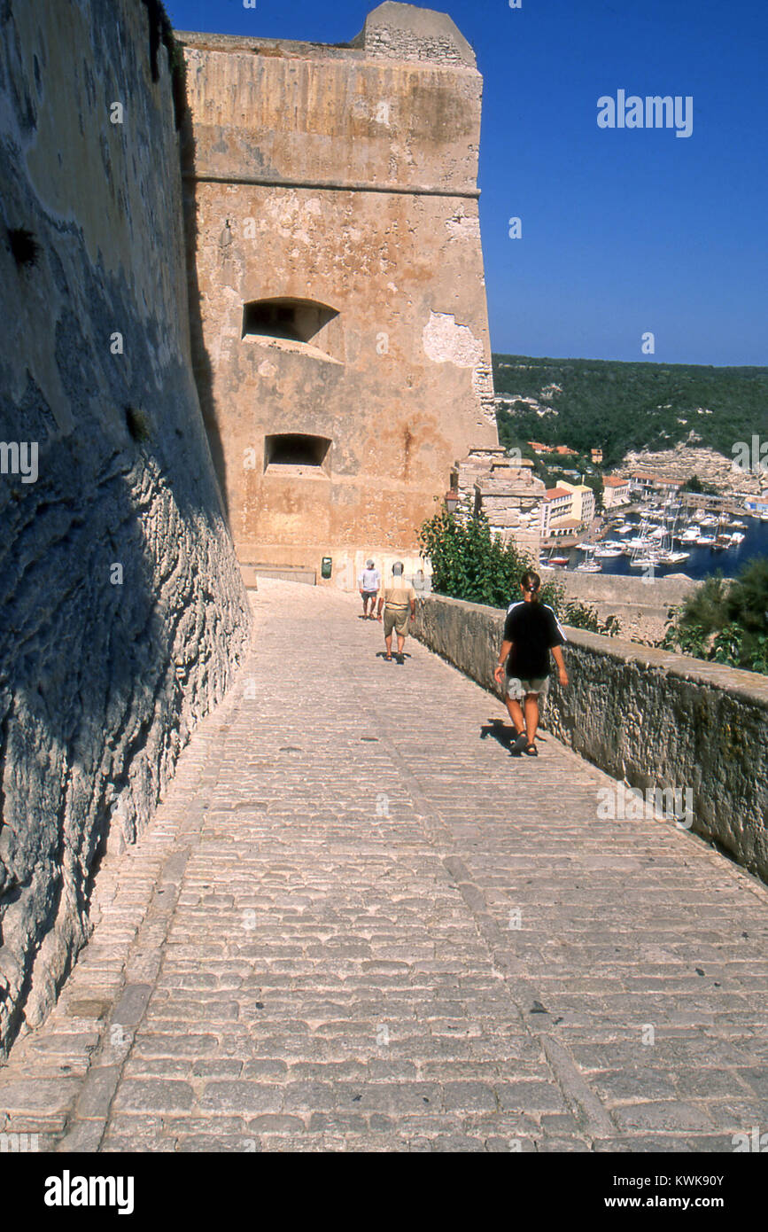 Bonifacio, Corsica, Francia. La città vecchia Foto Stock