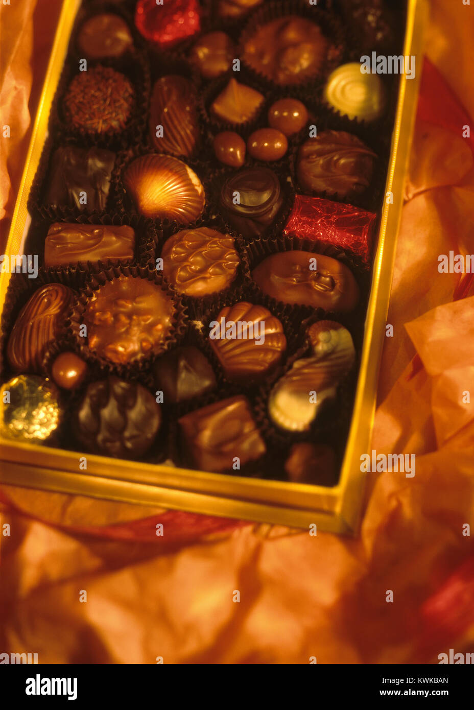 Confezione regalo di cioccolatini assortiti con messa a fuoco corto Foto Stock