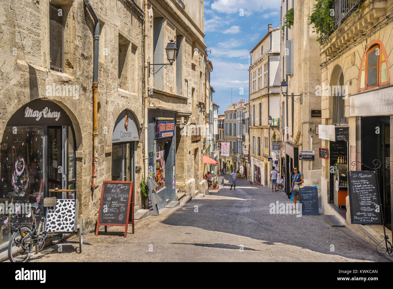 Francia, dipartimento dell'Hérault, Montpellier, Rue de l'Université nel centro storico della città Foto Stock