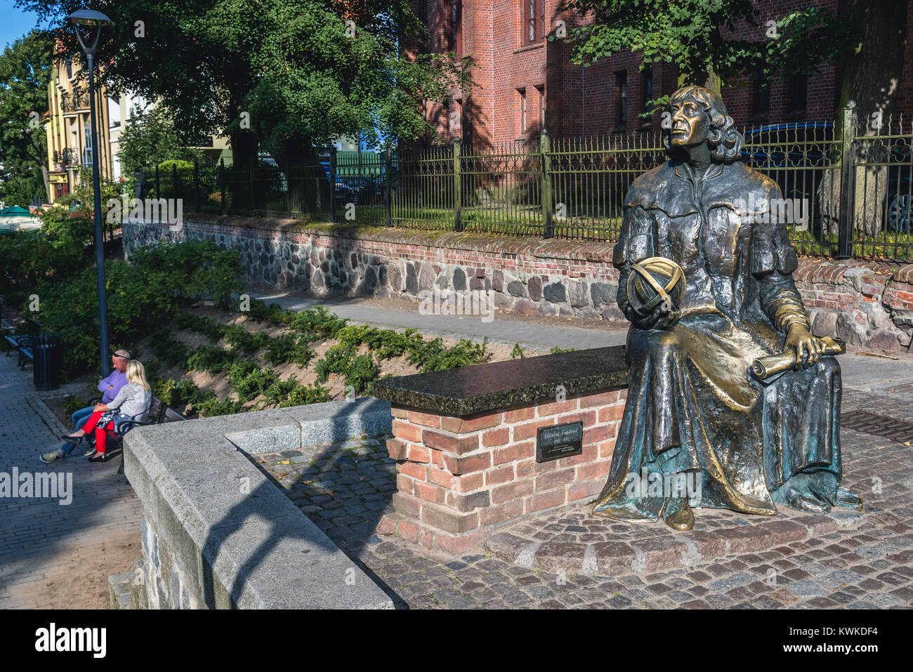 Banco di Niccolò Copernico su un Castle Street nella città di Olsztyn in Warmian-Masurian voivodato di Polonia Foto Stock