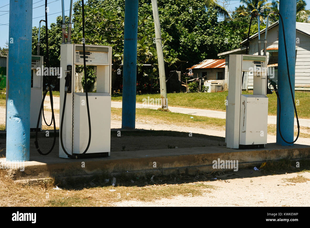 Vecchia stazione di benzina. Pangai. Lifuka Island. Isole Haapai, Tonga. La Polinesia Foto Stock