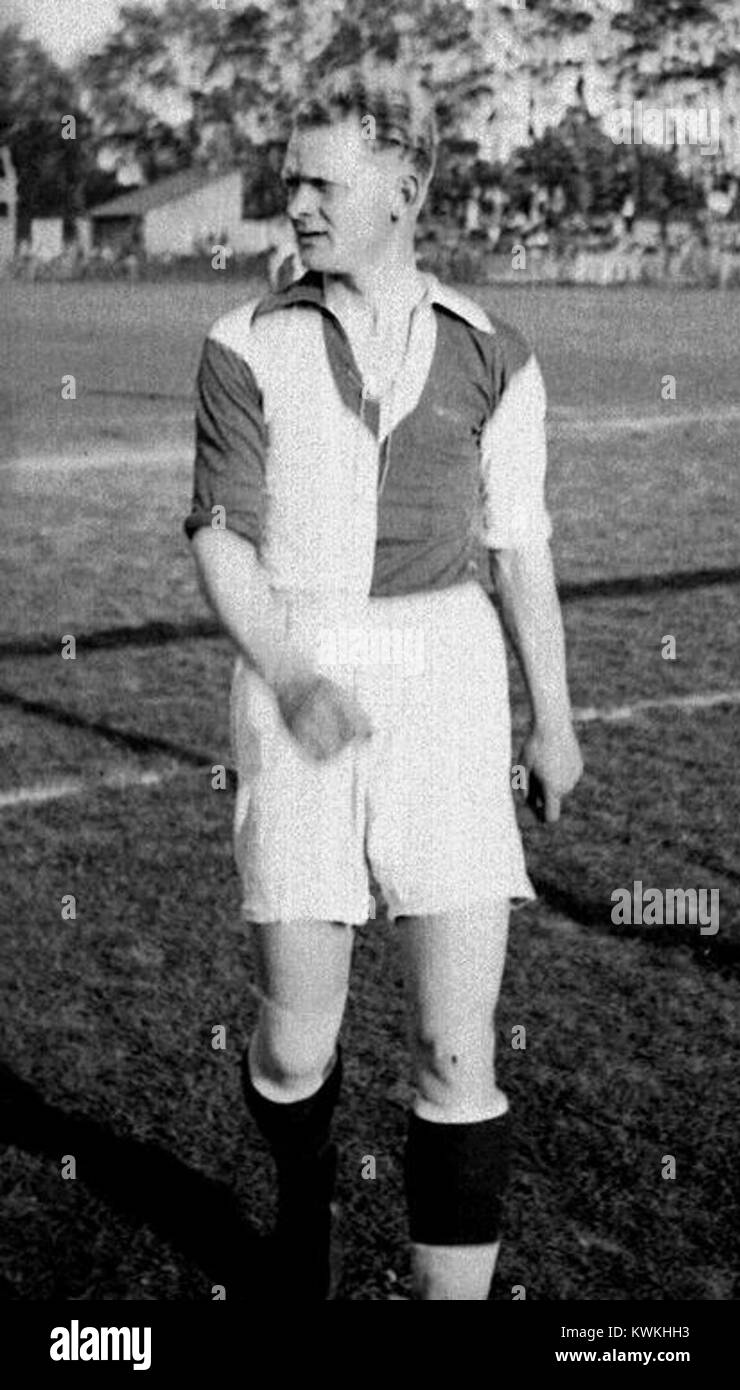 Una fotografia storica che mostra Jan Pająk associato alla squadra di calcio polacca Lechia Lwów, catturando la cultura sportiva polacca dei primi anni del XX secolo. Foto Stock