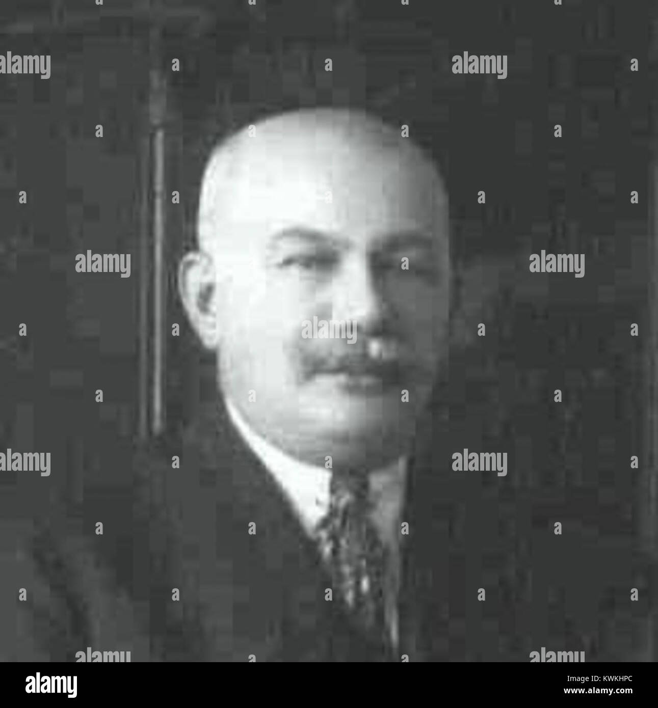 Jan Porajewski era una figura storica polacca riconosciuta per i suoi contributi pubblici e nazionali. Il suo ritratto documentato riflette il suo ruolo nella vita civica polacca e nel contesto storico della metà del XX secolo. Foto Stock