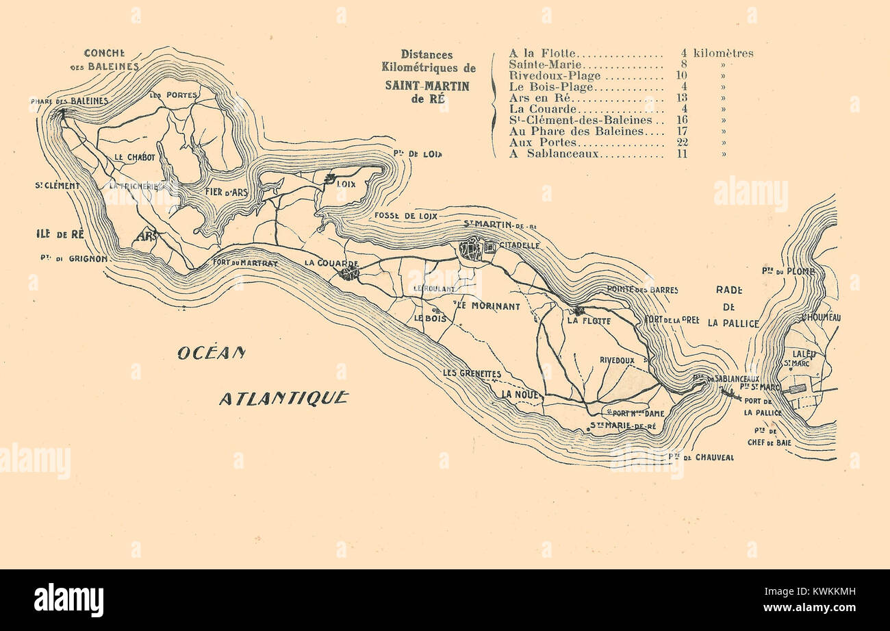 Una mappa del 1936 di Île de Ré, in Francia, che mostra la geografia, gli insediamenti, le strade e le caratteristiche costiere dell'isola, servendo come un dettagliato resoconto cartografico storico. Foto Stock