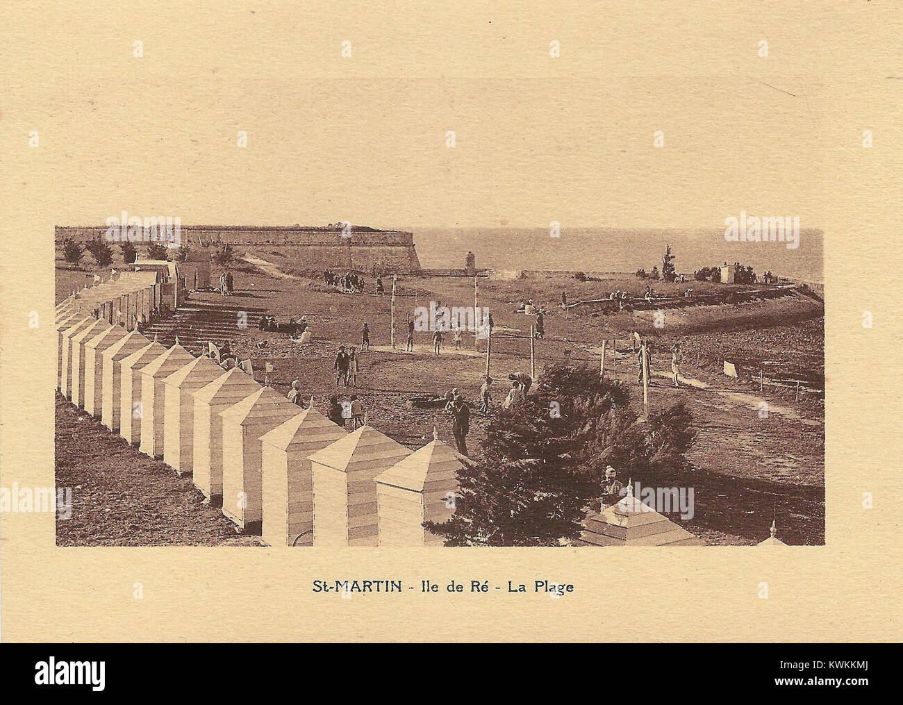 Fotografia della spiaggia di Saint-Martin sull'Île de Ré, Francia, che mostra il paesaggio costiero e l'ambiente marino della regione. Foto Stock