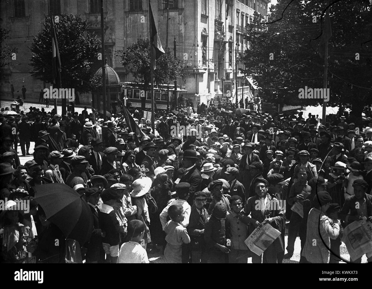 Un'opera d'arte commemorativa dedicata a Luís de Camões, in onore dei suoi successi letterari e della sua influenza duratura sulla poesia portoghese e sull'identità nazionale. Foto Stock