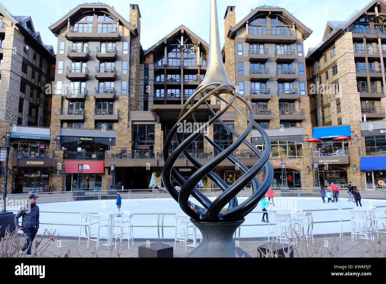 Città pista di pattinaggio a Vail Colorado in inverno. Foto Stock