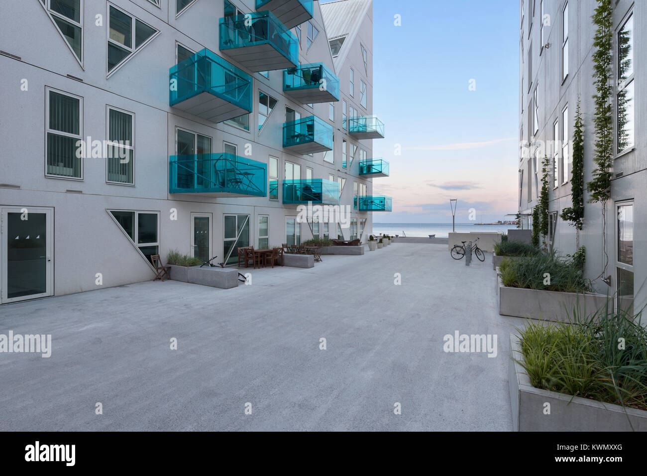 AARHUS, Danimarca - 9 agosto 2016: vista dall'esterno del Isbjerget Aarhus, edilizia residenziale in Aarhus quartiere di Docklands, è situare Foto Stock