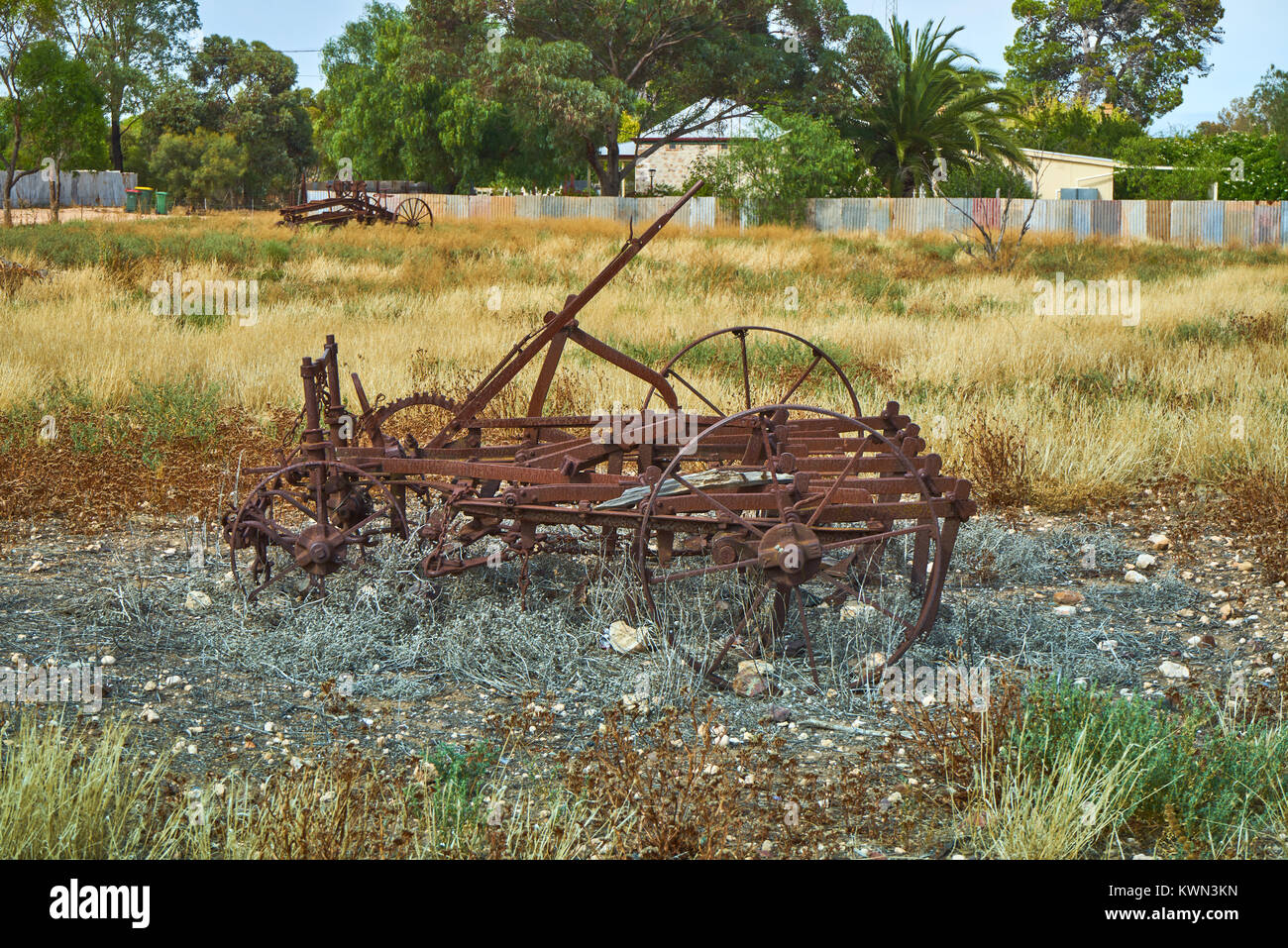 Una strada nel quartiere cinese di Adelaide, Australia con molti acquirenti comprare e mangiare Foto Stock