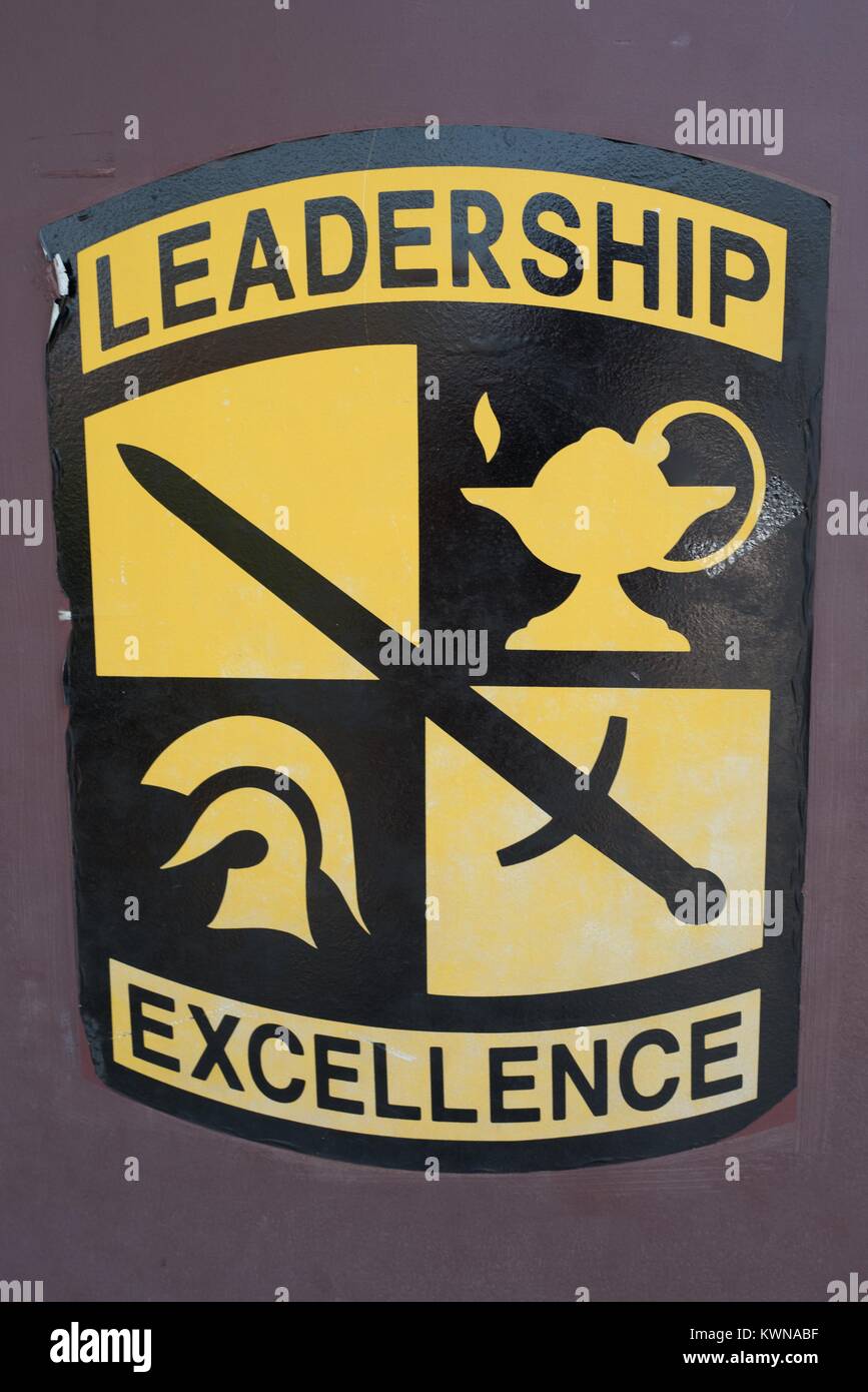 Logo per la riserva degli ufficiali di formazione Corps (ROTC), un componente dell'esercito degli Stati Uniti che fornisce un addestramento militare a civile di collegi, Santa Clara, California, 17 August 2017. Foto Stock