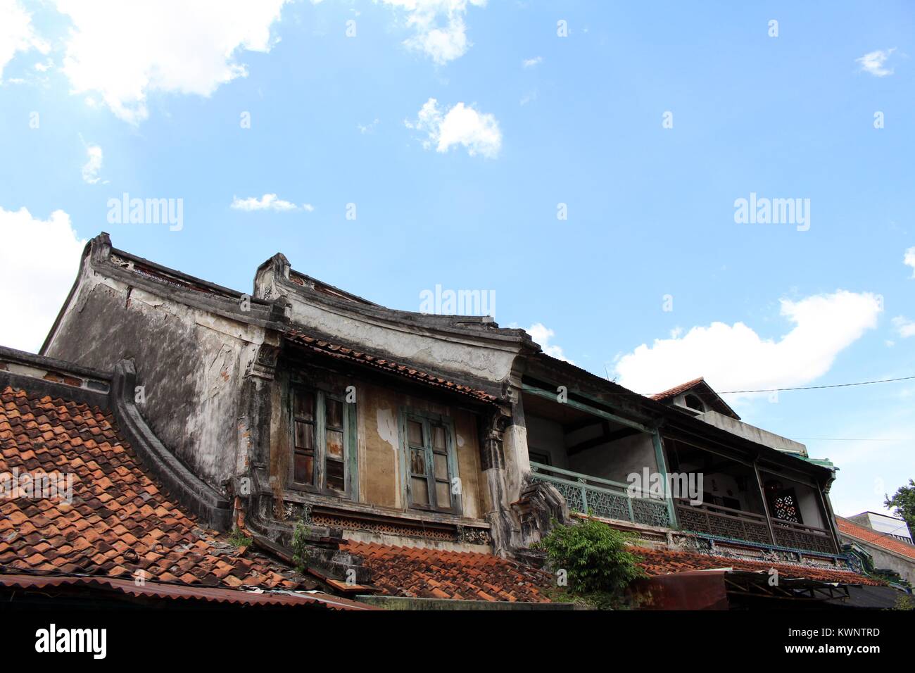 Vecchia casa intorno i cinesi 'Benteng" comunità in Indonesia che potrebbe assimilare con la gente del posto, pur mantenendo la loro tradizione. Un altro esempio di Foto Stock