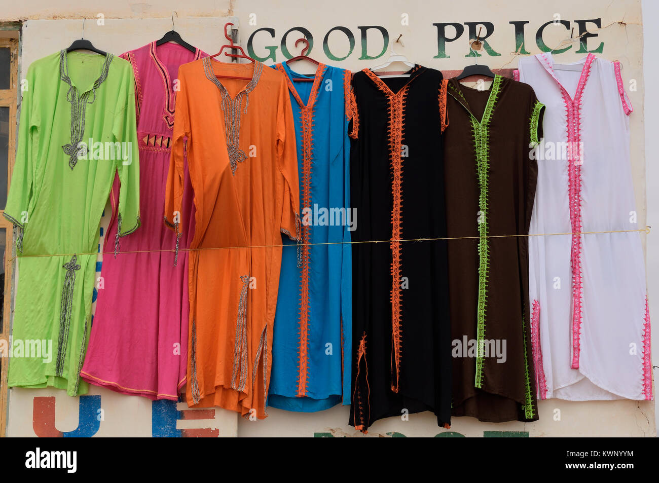 Rosewater turistica e negozio di abbigliamento intorno le valli del Dades. Il Marocco, Africa del Nord Foto Stock