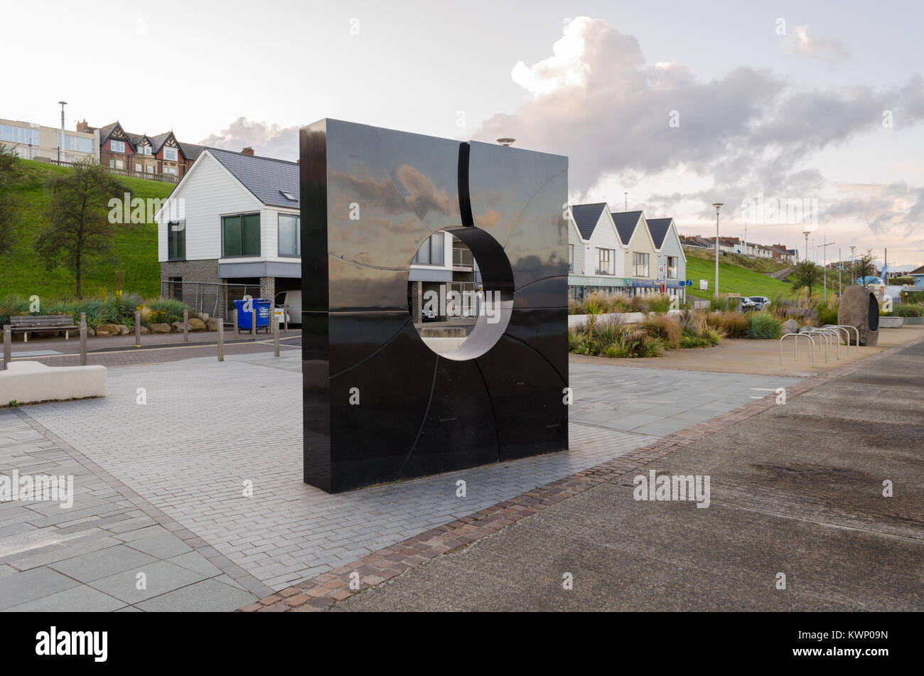 'C' Sculture pubbliche da Andrew piccolo situato a Roker, Sunderland Foto Stock