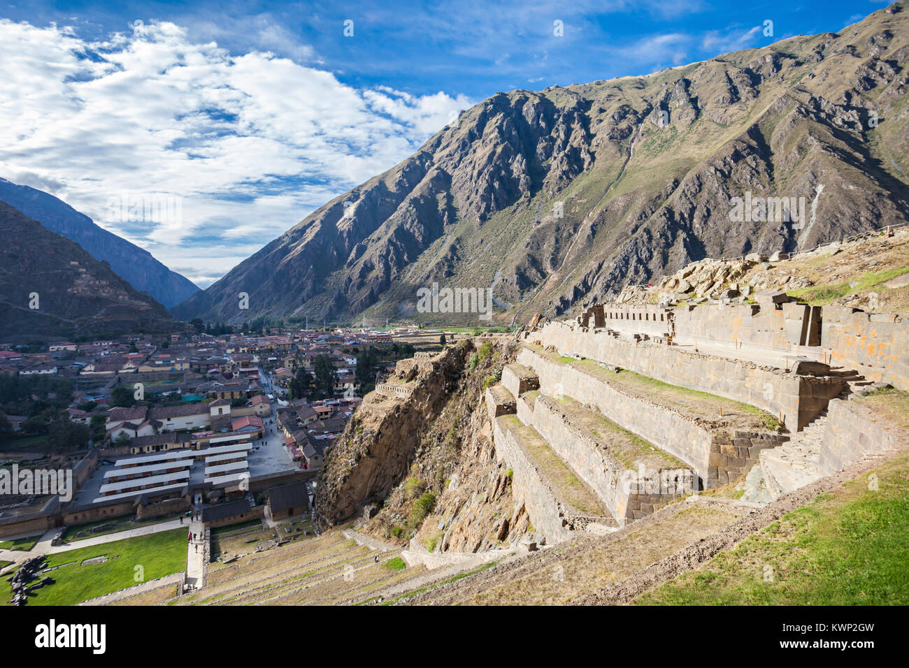 Rovine di Ollantaytambo. Ollantaytambo è una città e un Inca sito archeologico in Perù meridionale. Foto Stock