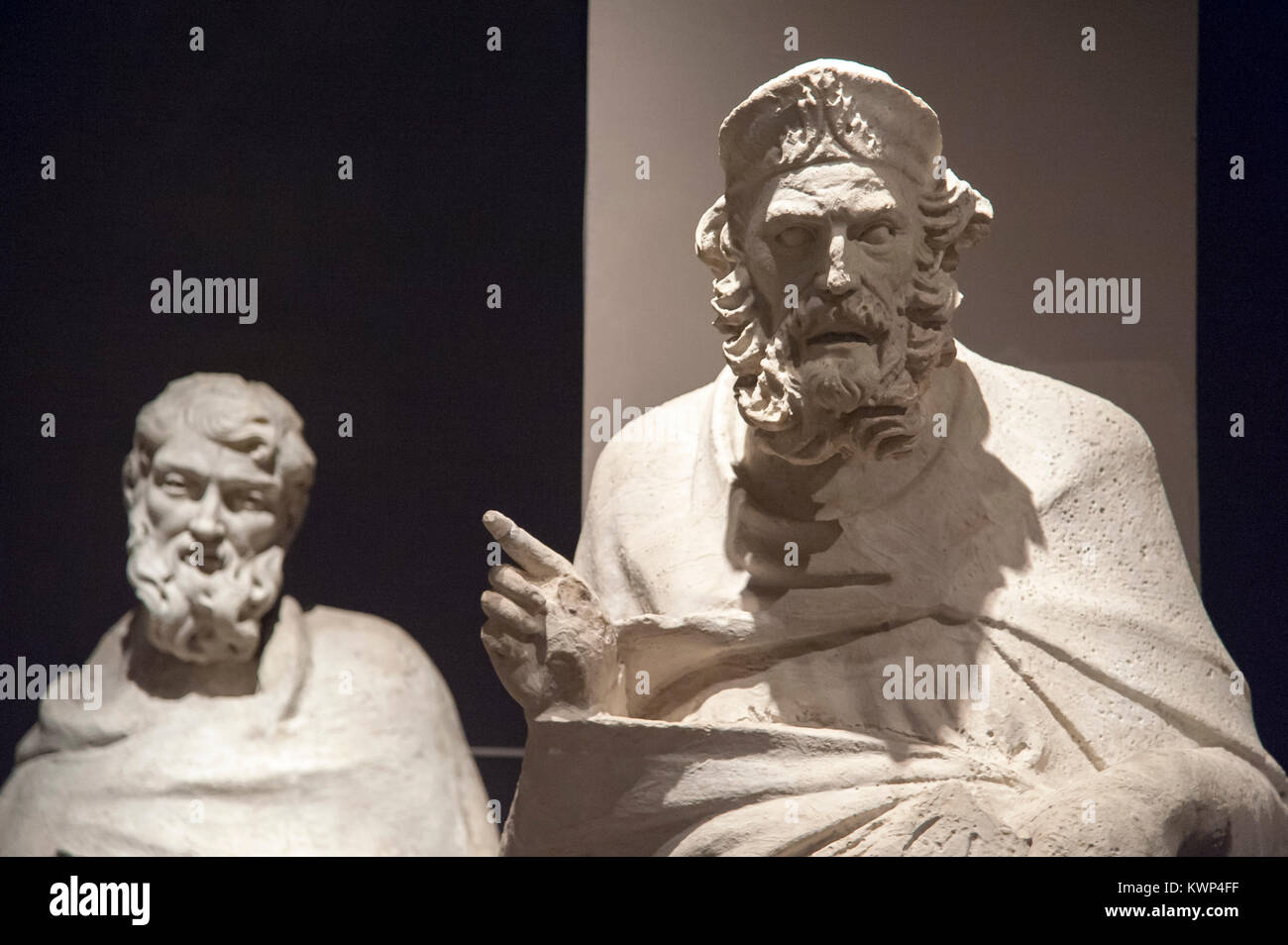 Statue di santi dal XIII secolo italiano facciata gotica di Giovanni Pisano della Cattedrale Metropolitana di Santa Maria Assunta (Cattedrale di Siena come Foto Stock