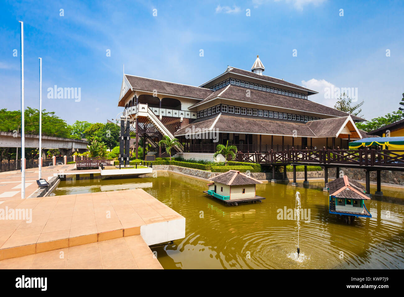 Taman Mini Indonesia Indah è una cultura basata area ricreativa è situato nella zona est di Giacarta Foto Stock