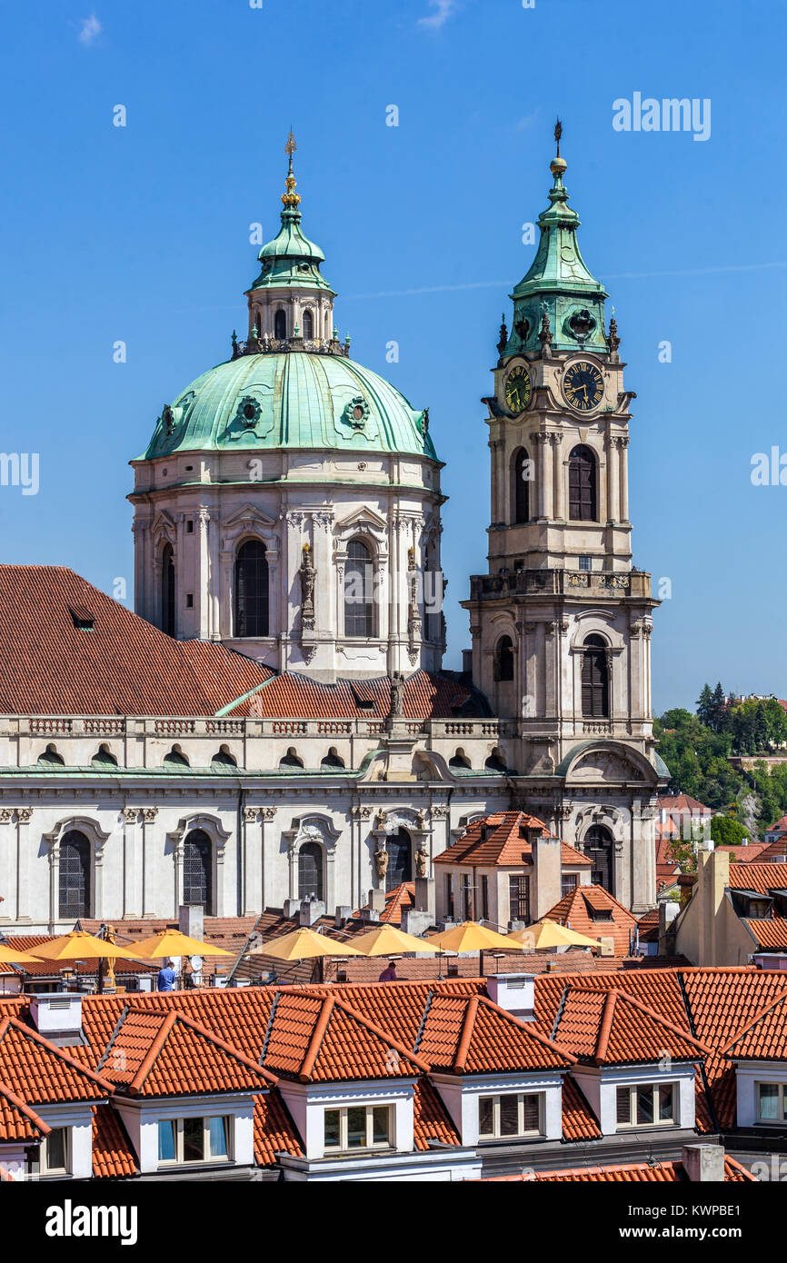 Praga Chiesa di San Nicola Mala strana Praga architettura europea Foto Stock