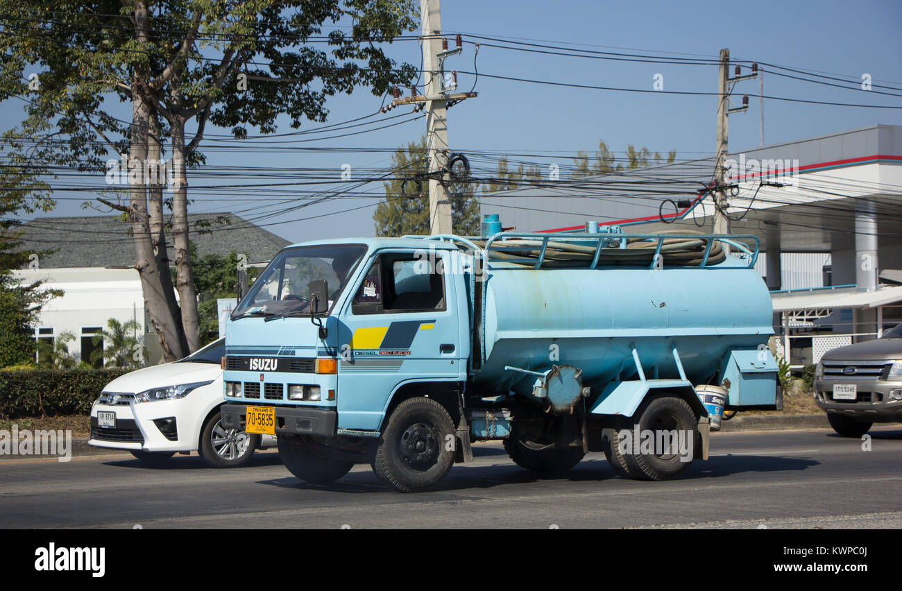 CHIANG MAI, Thailandia - 24 dicembre 2017: Privato del serbatoio acque nere carrello. Foto di road no.121 circa 8 km dal centro cittadino di Chiangmai, Thailandia. Foto Stock
