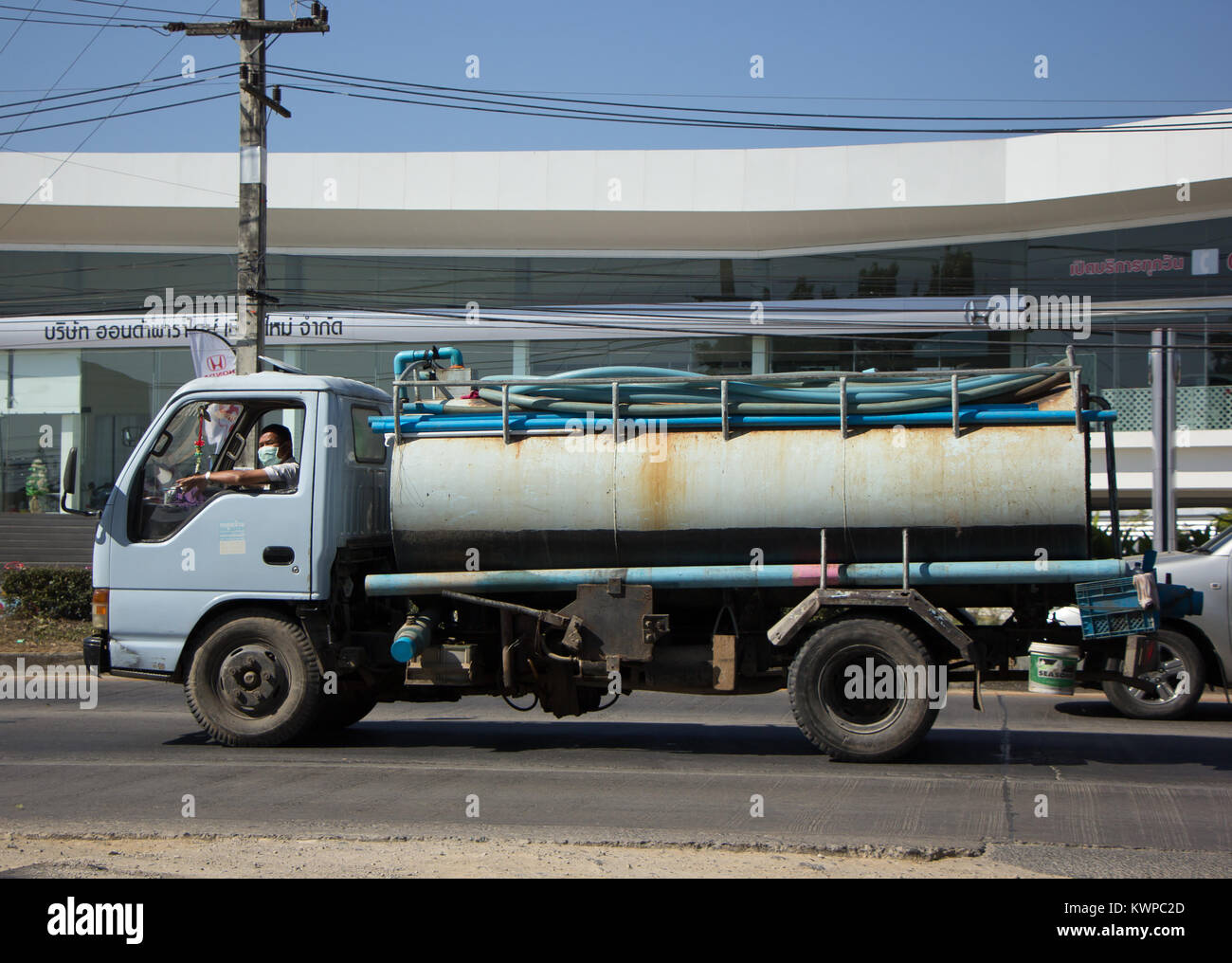 CHIANG MAI, Thailandia - 24 dicembre 2017: Privato del serbatoio acque nere carrello. Foto di road no.121 circa 8 km dal centro cittadino di Chiangmai, Thailandia. Foto Stock