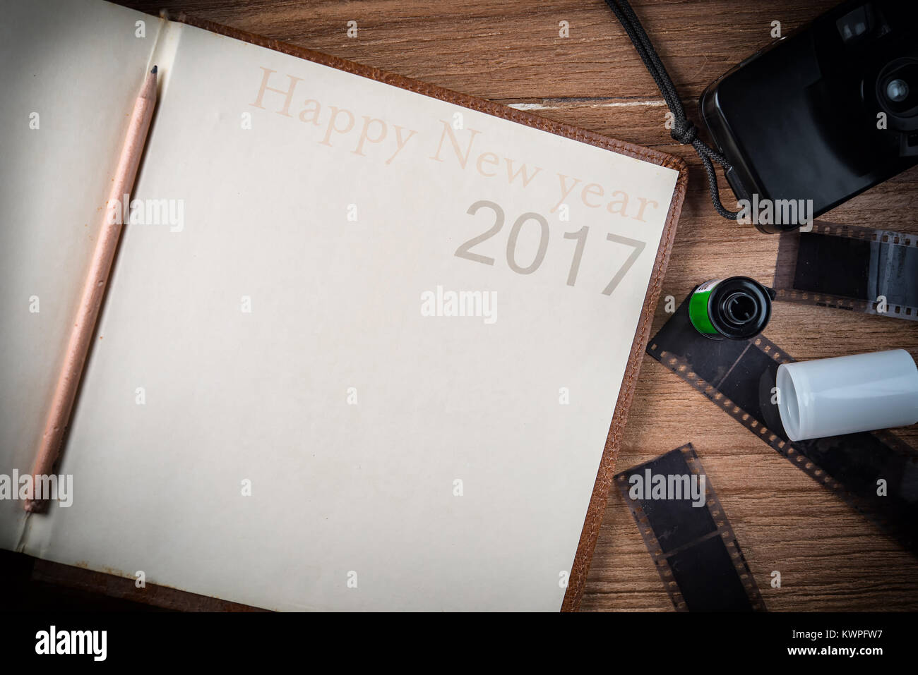 Strumenti e note book lo spazio di lavoro per il fotografo nel nuovo anno 2017 Foto Stock