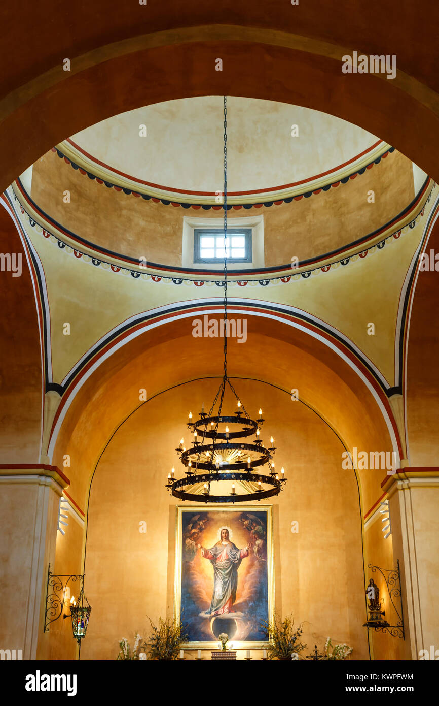 Altare e Dettaglio del soffitto, missione Nuestra Senora de la Purisima Concepcion de Acuna (1731), San Antonio Missions National Historical Park, San Antoni Foto Stock