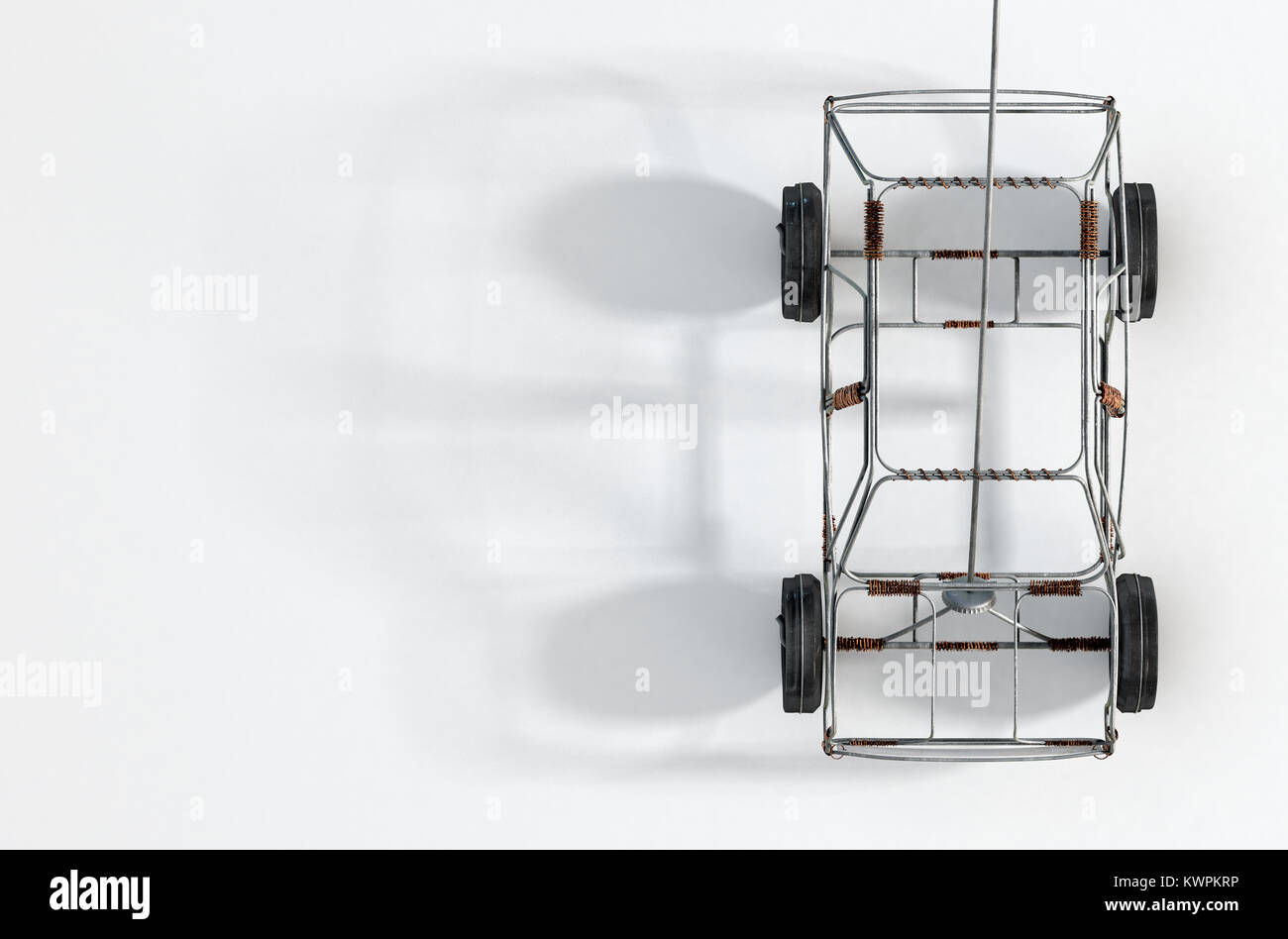 Un tradizionale sudafricano filo fatti a mano giocattolo auto realizzati in metallo e fili di rame con le lattine di alluminio come ruote isolato su un background - 3D render Foto Stock