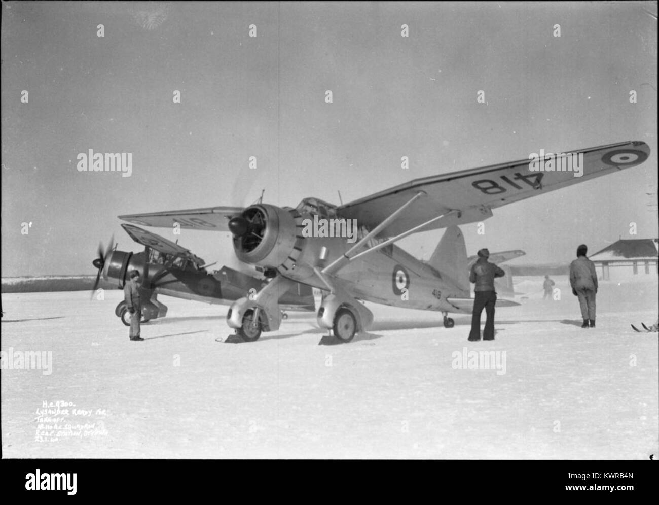 Il Royal Canadian Air Force Lysander II No. 418 è mostrato nel suo primo schema di vernice argento. L'immagine documenta il design e il periodo di servizio dell'aeromobile durante le operazioni pre-belliche. Foto Stock
