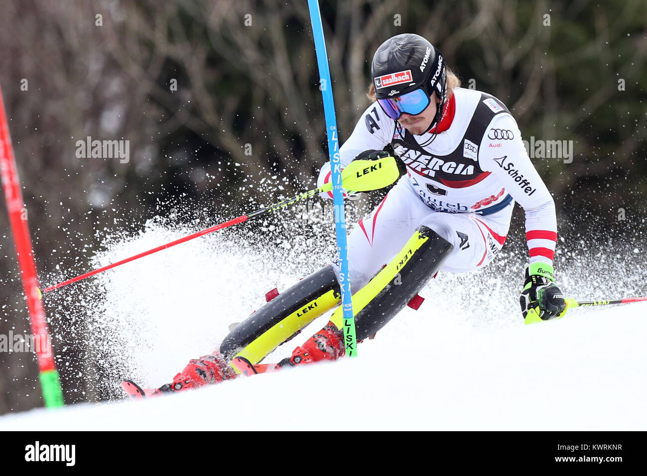 Zagabria, Croazia. 4 gennaio, 2018. Manuel Feller dell'Austria compete durante la Coppa del mondo FIS sci alpino Slalom Speciale maschile gara a Zagabria in Croazia, a gennaio 4, 2018. Manuel Feller ha preso la medaglia d argento dell'evento. Credito: Luka Stanzl/Xinhua/Alamy Live News Foto Stock