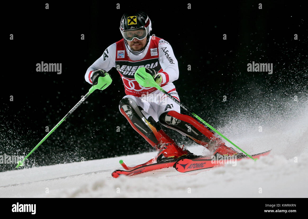Zagabria, Croazia. 4 gennaio, 2018. Marcel Hirscher di Austria compete durante la Coppa del mondo FIS sci alpino Slalom Speciale maschile gara a Zagabria in Croazia, a gennaio 4, 2018. Marcel Hirscher rivendicato il titolo dell'evento. Credito: Igor Kralj/Xinhua/Alamy Live News Foto Stock