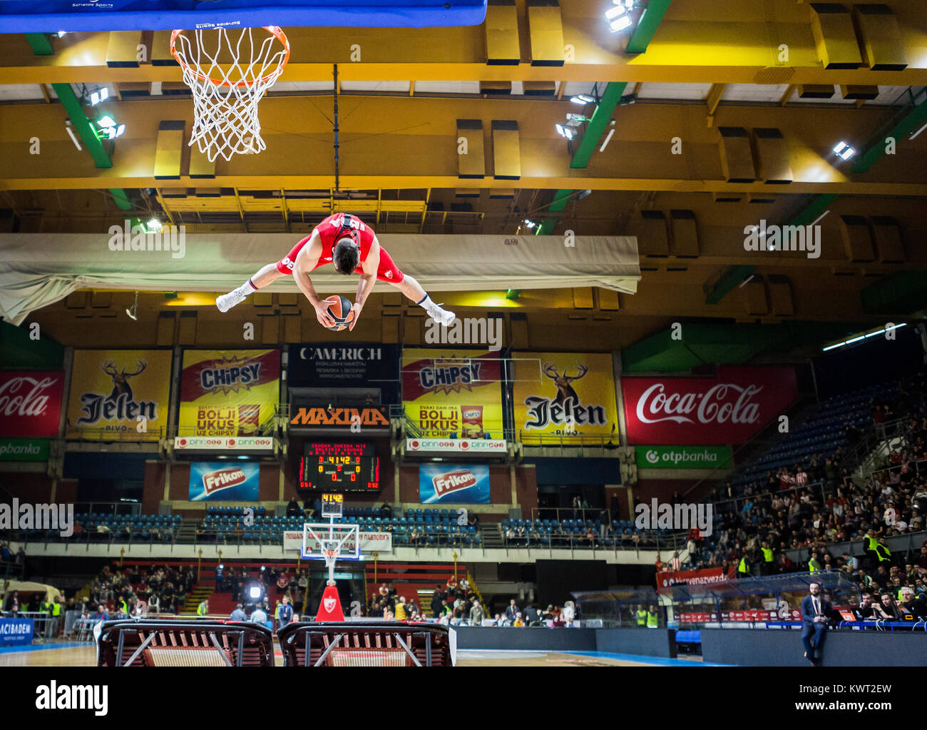 A Belgrado, in Serbia. 05 gen 2018. 5 gennaio 2018, Aleksandar Nikolic Hall, Belgrado, Serbia; Turkish Airlines Eurolega di basket, Crvena Zvezda Belgrado mts versus Zalgiris Kaunas; Exhibitional squadra di basket dall Ungheria mietitrebbia atletici, il teatro e la commedia nel loro stile di gioco prima di iniziare la partita Credito: Nikola Krstic/Alamy Live News Foto Stock